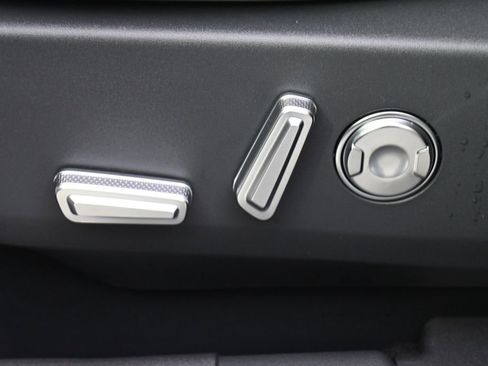 New 2026 Lincoln Nautilus Reserve w/ Jet Appearance Package image 14