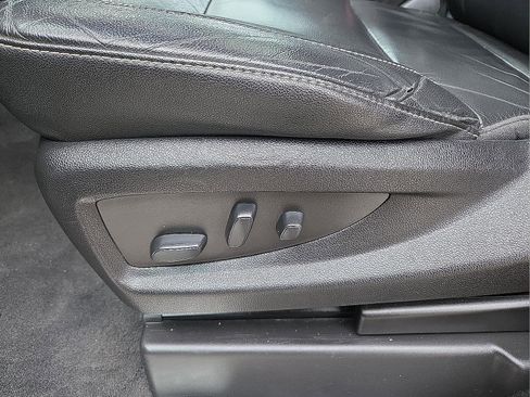 Used 2020 Chevrolet Suburban LT image 15