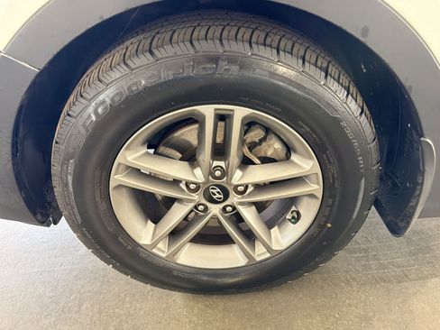 Used 2017 Hyundai Santa Fe Sport FWD image 10