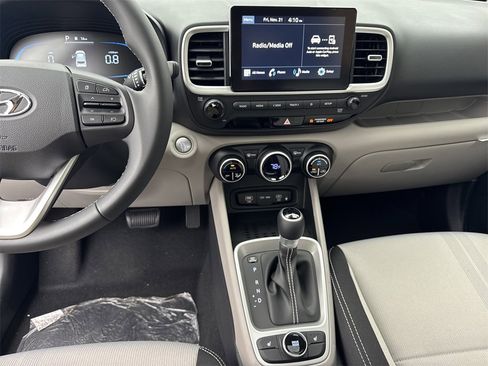 New 2026 Hyundai Venue SEL image 27