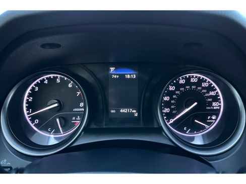 Used 2021 Toyota Camry SE FWD image 38