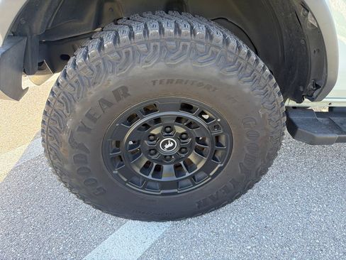 Used 2024 Ford Bronco Black Diamond AWD/4WD image 15