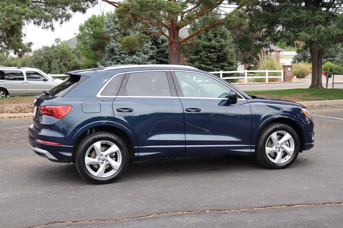 Used 2019 Audi Q3 2.0T Premium AWD/4WD image 4