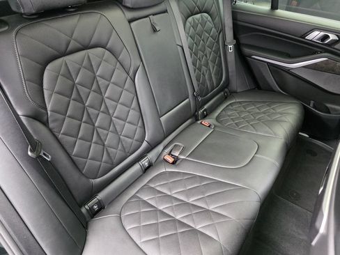Used 2024 BMW X5 xDrive40i w/ Premium Package AWD/4WD image 28
