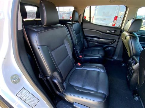 Used 2019 GMC Acadia SLT image 16