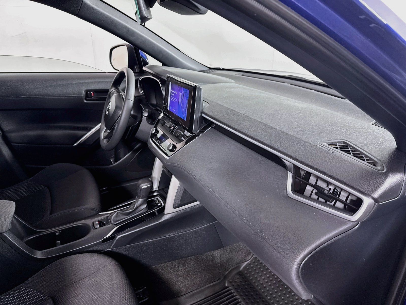 Used 2024 Toyota Corolla Cross AWD Hybrid image 28
