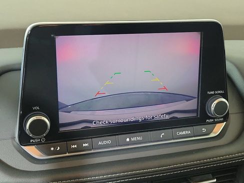Used 2023 Nissan Rogue SV FWD image 20