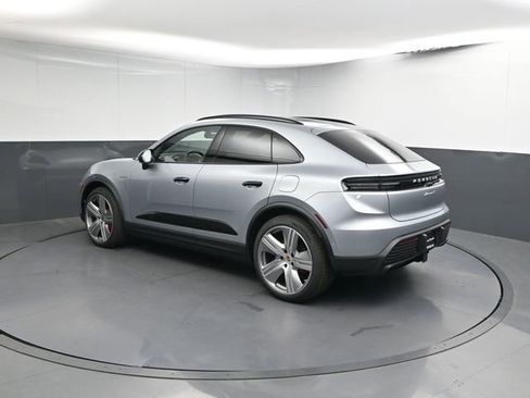 New 2025 Porsche Macan 4S Electric image 3