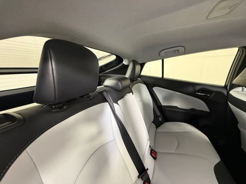 Used 2019 Toyota Prius XLE FWD image 28