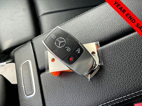 Used 2021 Mercedes-Benz GLB 250 4MATIC image 11