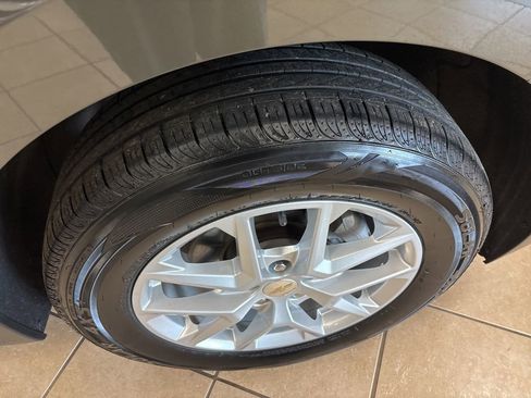 Used 2024 Chevrolet Equinox LT AWD/4WD image 32