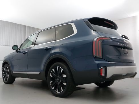 Used 2024 Kia Telluride SX Prestige image 3