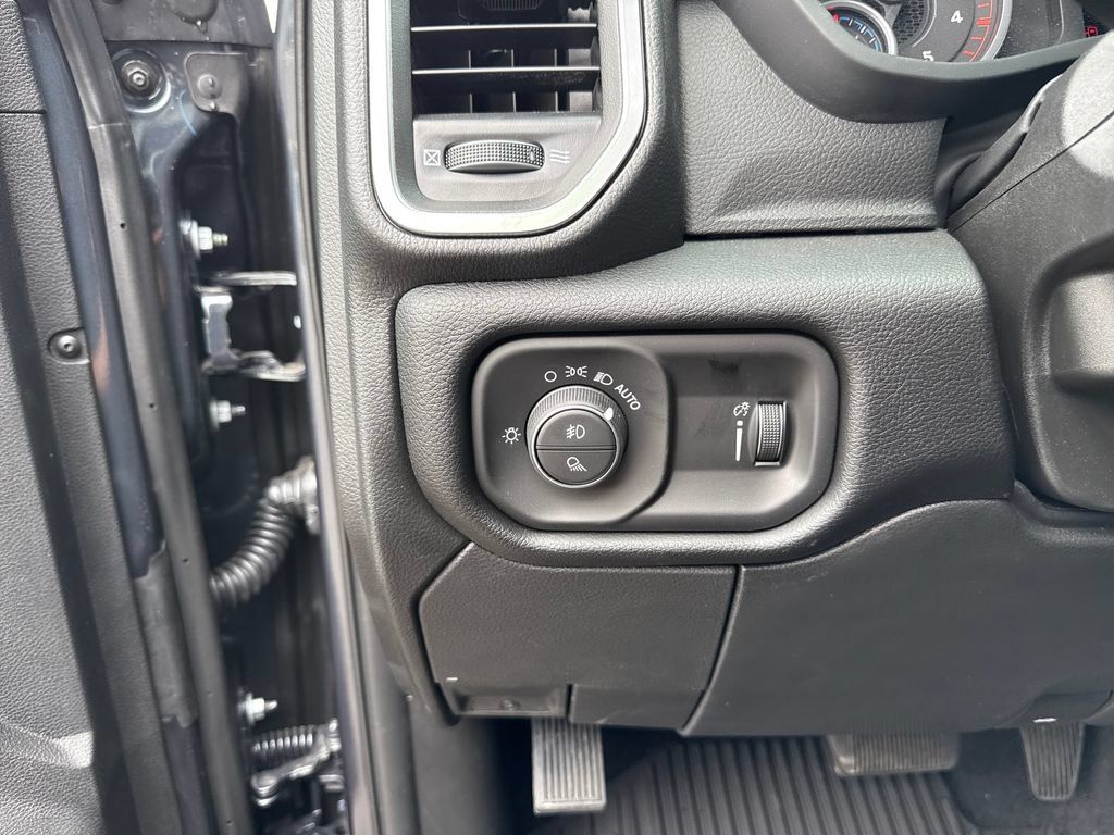 New 2026 RAM 3500 Big Horn AWD/4WD image 12