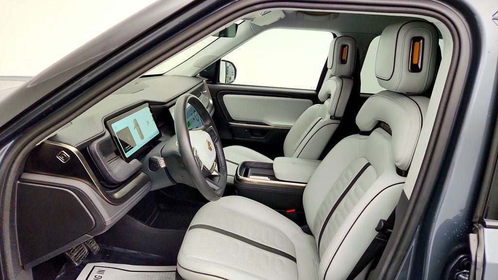 Used 2025 Rivian R1S Adventure Dual AWD/4WD image 22