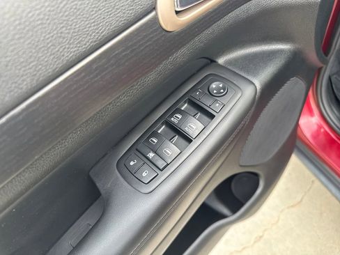 Used 2014 Jeep Grand Cherokee Laredo w/ Security & Convenience Group image 13