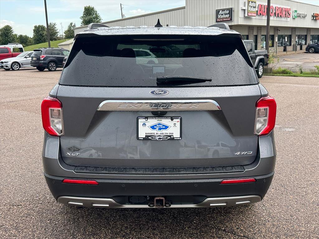 Used 2021 Ford Explorer XLT w/ Equipment Group 202A AWD/4WD image 3
