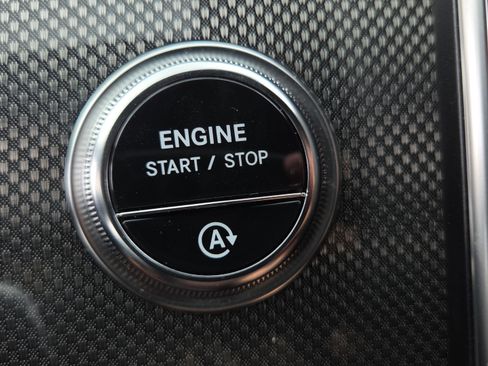 Used 2026 Mercedes-Benz GLC 300 image 36