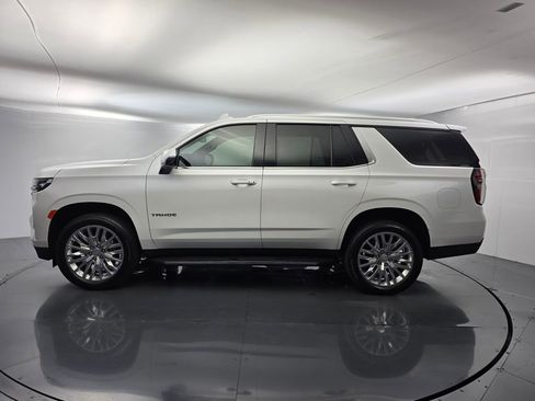 Used 2024 Chevrolet Tahoe LT w/ Luxury Package AWD/4WD image 7