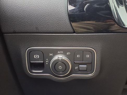 Used 2021 Mercedes-Benz GLA 250 4MATIC image 23