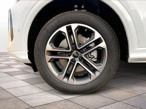 New 2025 Audi Q5 Premium image 11
