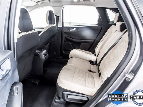 Used 2021 Ford Escape SE image 27