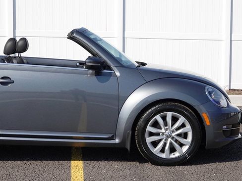 Used 2013 Volkswagen Beetle TDI FWD image 29