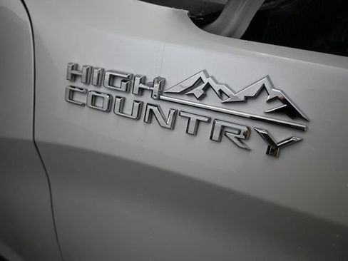Used 2022 Chevrolet Silverado 1500 High Country AWD/4WD image 29