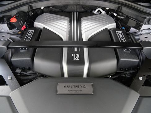 Used 2026 Rolls-Royce Cullinan AWD/4WD image 34