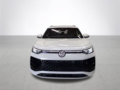 New 2026 Volkswagen Tiguan SEL R-Line AWD/4WD image 3