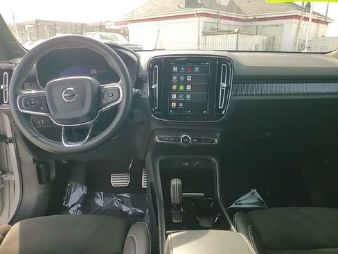 Used 2021 Volvo XC40 P8 Recharge w/ Advanced Package image 12