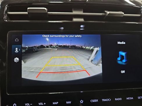 Used 2023 Hyundai Santa Cruz SEL Premium image 23