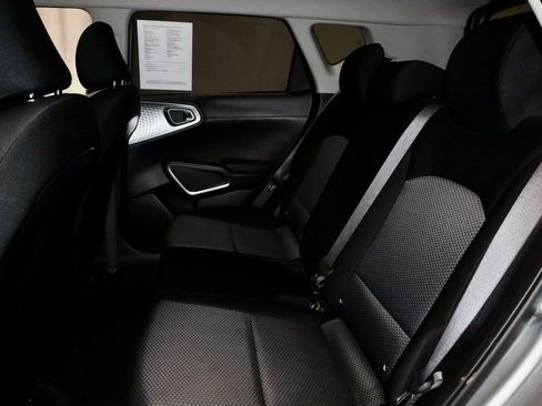 Used 2025 Kia Soul LX w/ LX Technology Package image 21