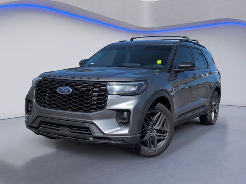 Used 2025 Ford Explorer ST-Line w/ Premium Package RWD image 2