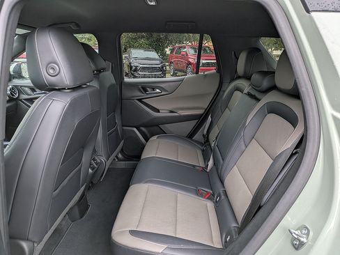 Used 2025 Chevrolet Equinox LT w/ Convenience Package II AWD/4WD image 13