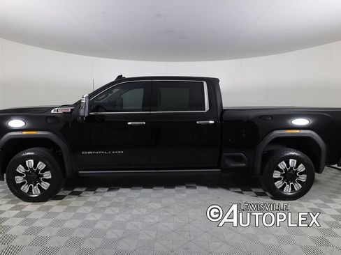 Used 2024 GMC Sierra 2500 Denali w/ Denali Reserve Package AWD/4WD image 11