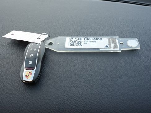 Used 2024 Porsche 718 Cayman S w/ Premium Package image 24