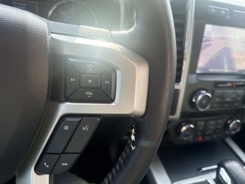 Used 2020 Ford F150 Lariat image 38