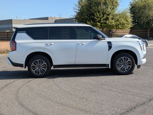 Used 2025 Nissan Armada SL w/ Captain's Chari Seat Package RWD image 2