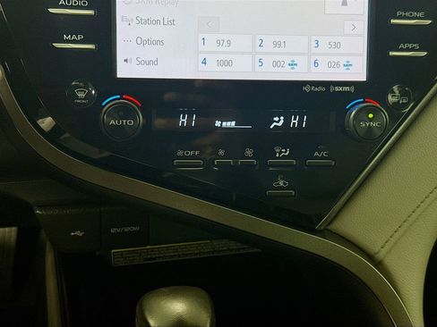Certified 2020 Toyota Camry XSE FWD image 17