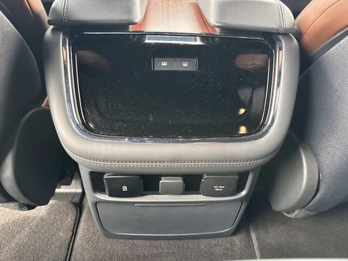 Certified 2024 Lincoln Navigator Reserve AWD/4WD image 20
