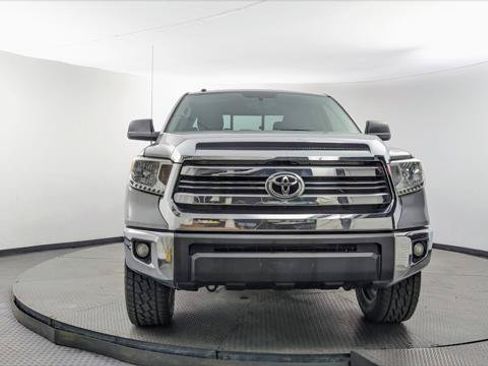 Used 2017 Toyota Tundra SR5 w/ SR5 Upgrade Package RWD image 12
