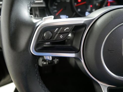 Used 2019 Porsche Macan image 27