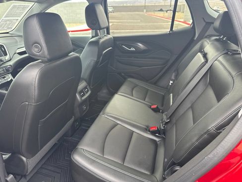 Used 2024 GMC Terrain SLT AWD/4WD image 14