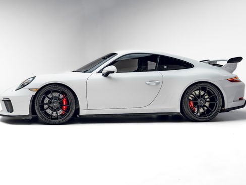 Used 2018 Porsche 911 GT3 RWD image 3