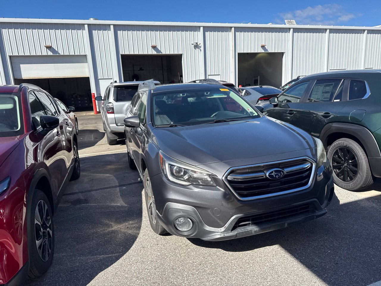 Used 2019 Subaru Outback 3.6R Limited w/ Popular Package #2 AWD/4WD image 3