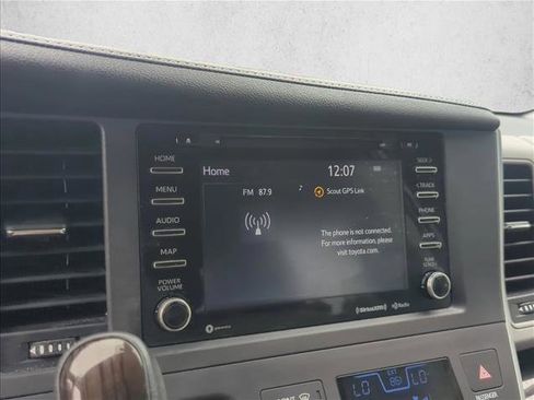 Certified 2019 Toyota Sienna XLE FWD image 19