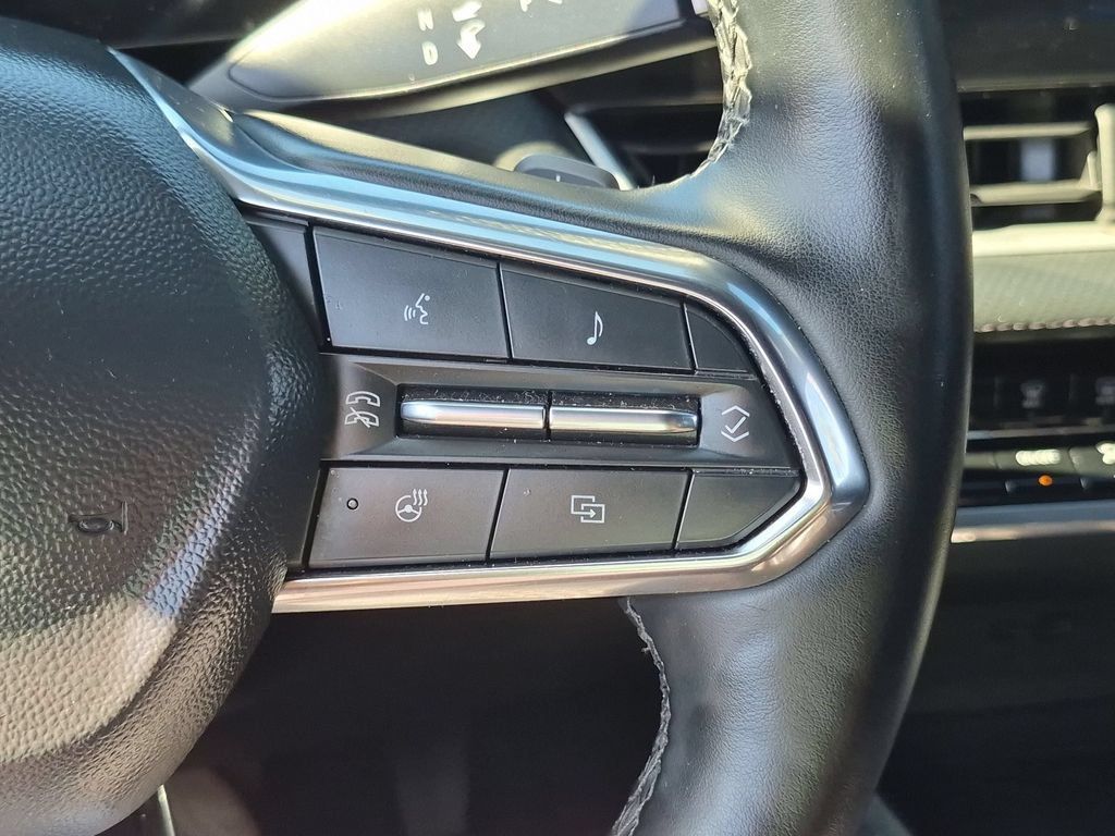 Used 2025 Chevrolet Equinox LT AWD/4WD image 22