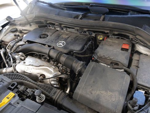 Used 2021 Mercedes-Benz GLA 250 image 30