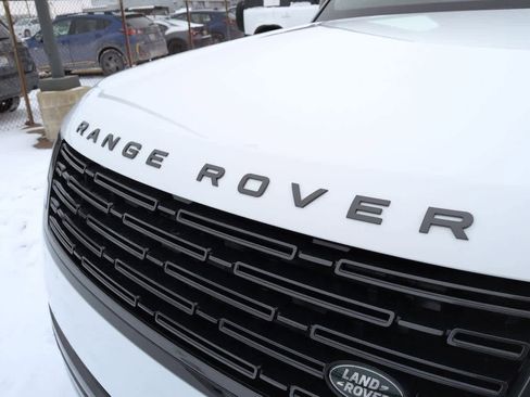 New 2026 Land Rover Range Rover Long Wheelbase SE image 12