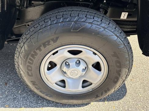 Certified 2023 Toyota Tacoma SR5 image 31